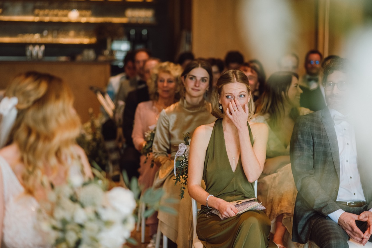 Copyright - Laura Elena Photography Freie Trauung am Starnberger See Pretty Little Wonders