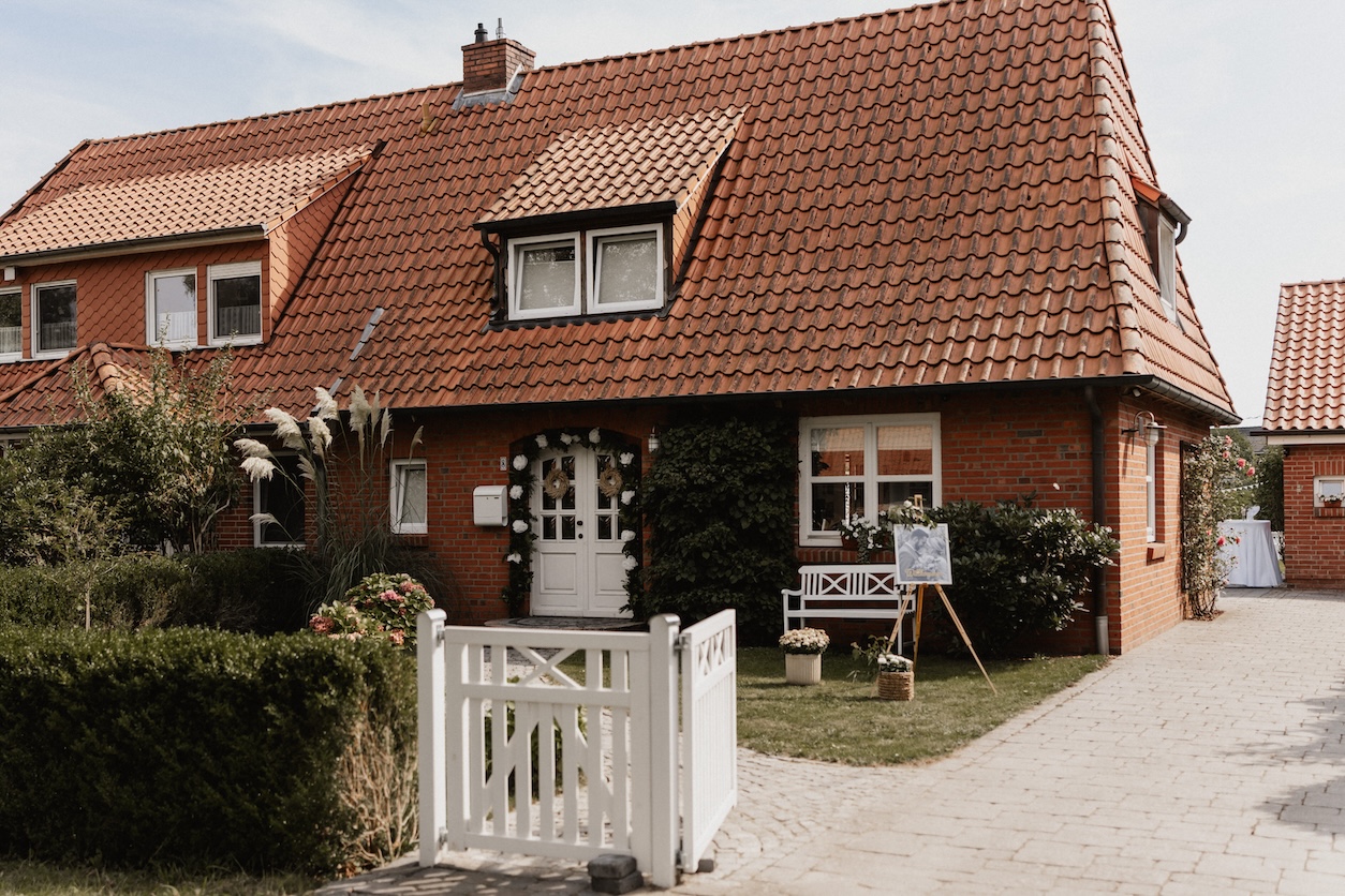 1_Freie_Trauung_Gartenhochzeit_Hamburg_Copyright_Sabrina_Biadacz