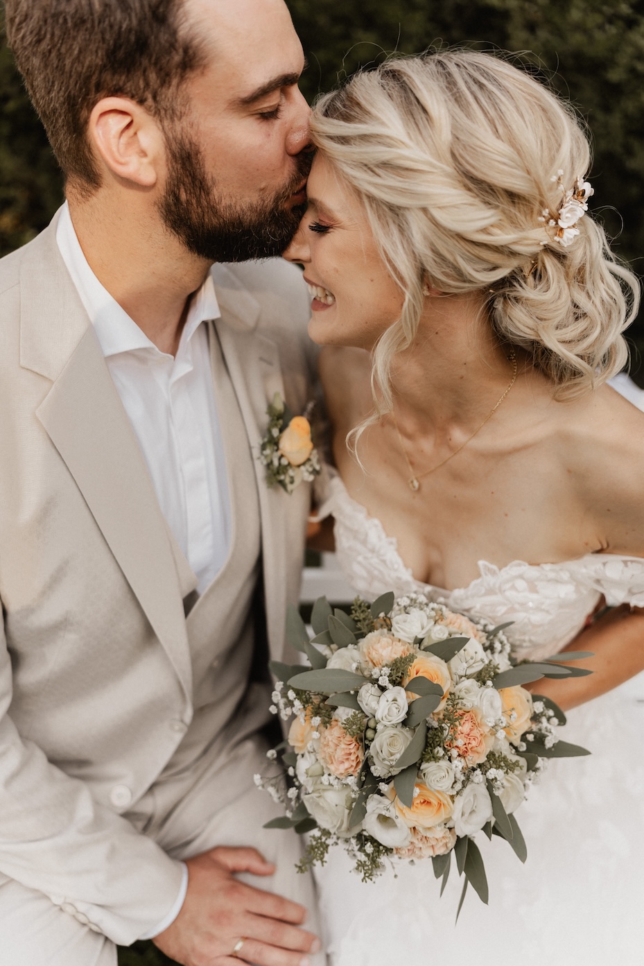 1_Liebe_Freie_Trauung_Gartenhochzeit_Hamburg_Copyright_Sabrina_Biadacz Freie Trauung bei Hamburg im Garten